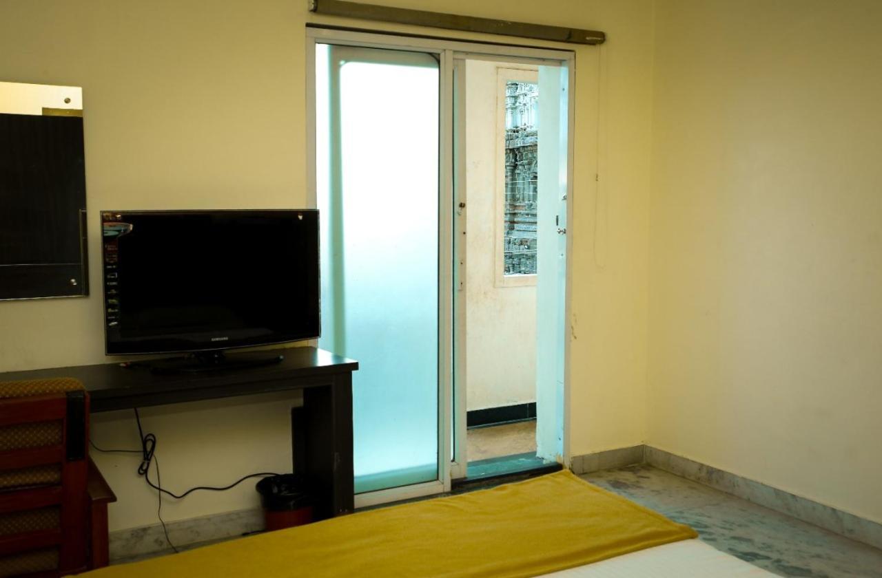 Hotel Arunachala Tiruvannāmalai Exteriör bild