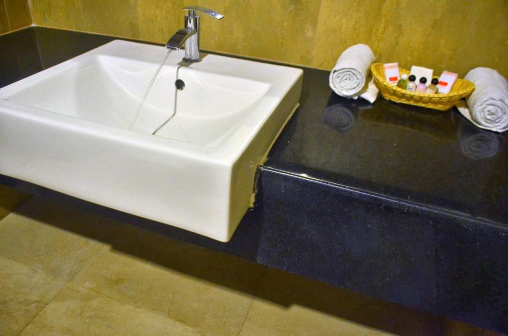 Hotel Arunachala Tiruvannāmalai Exteriör bild