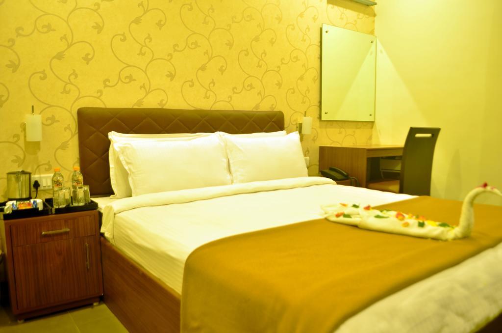 Hotel Arunachala Tiruvannāmalai Rum bild